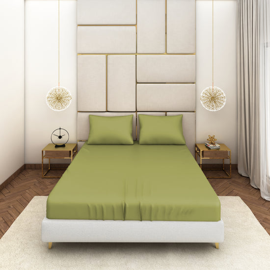 Load image into Gallery viewer, Green Satin Bedsheet Set

