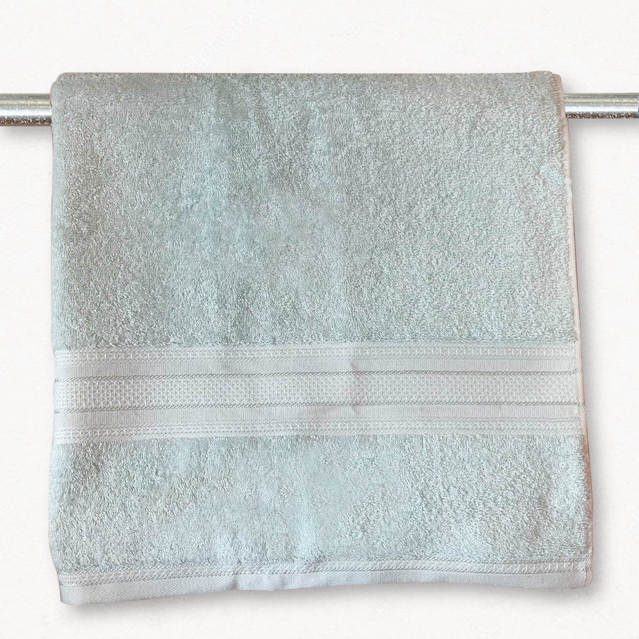 Load image into Gallery viewer, Sky Blue Classic Bath Towels - 400 GSM

