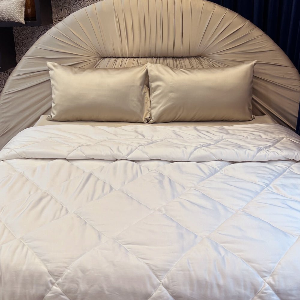 Satin Comforter - Seevo.in