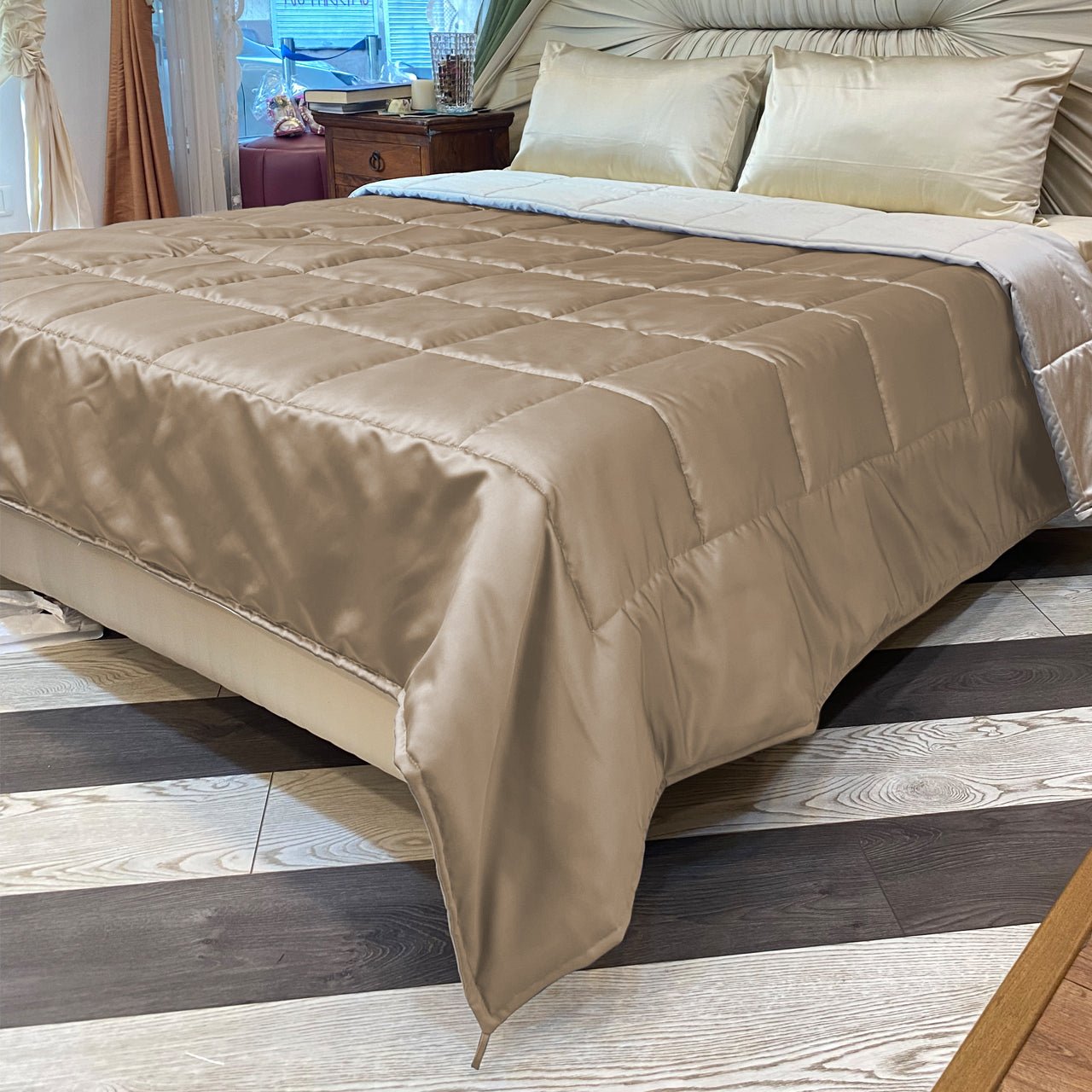 Satin Comforter - Seevo.in