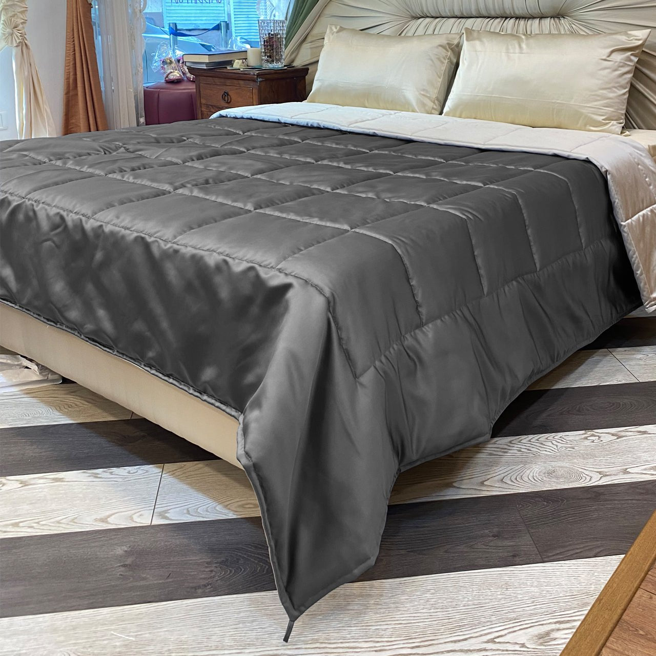 Satin Comforter - Seevo.in