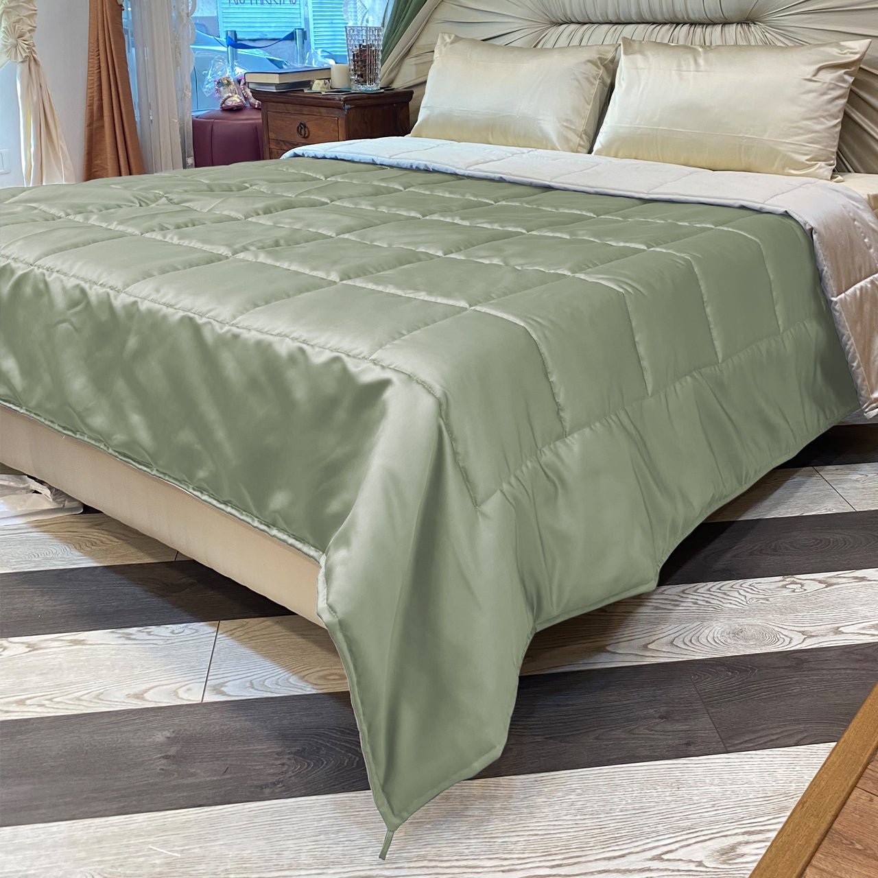 Satin Comforter - Seevo.in