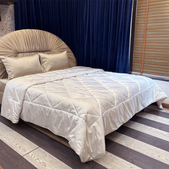 Satin Comforter - Seevo.in